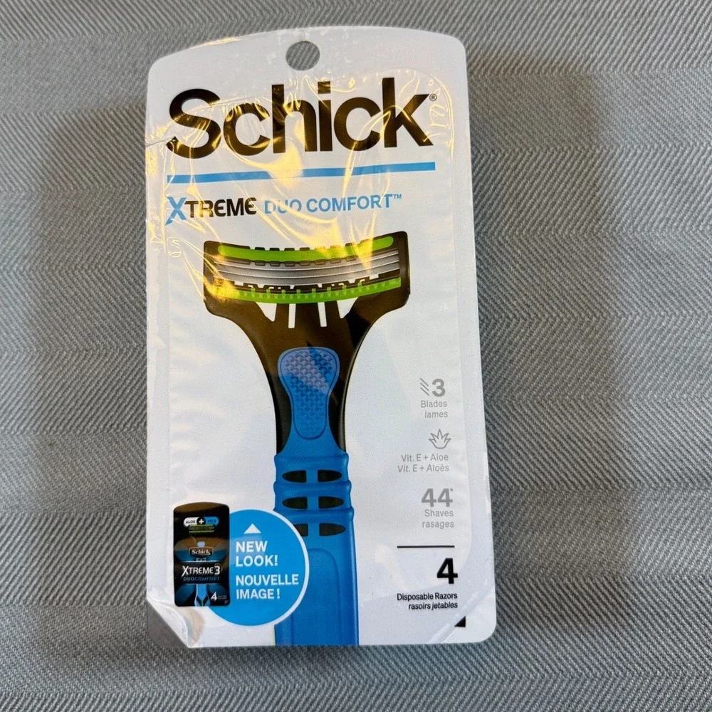 Schick Xtreme Duo Comfort Disposable Razors 3 Blades Vit E Aloe 4 Count Blue